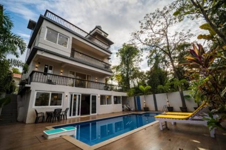 VWGA002: 5 BHK Villa With Private Swimming Pool in Goa