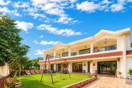 Mayfair Garden – Upto 30 Guests | 11 rooms | 11 baths | Private pool | Turf | Jaccuzi | Indoor pool