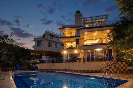 Rustic Villa – 4 Rooms | 4 Bath | Upto 15 Guest | Private pool | bbq | bonfire