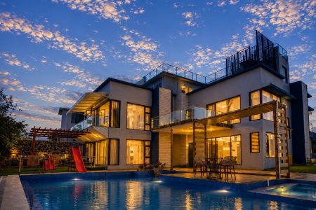 White Lotus – 12 Rooms | 12 Bath | Upto 30 Guest | Rain dance | Snooker table | Discotheque |Kids play area