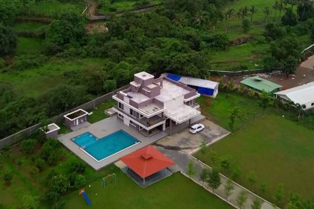 Moon House – 5 bedroom in karat surrounded by mountain and greenery