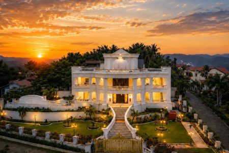 Zyra Mansion – 6 Rooms | 6 Bath | Upto 18 Guest | Pure Veg