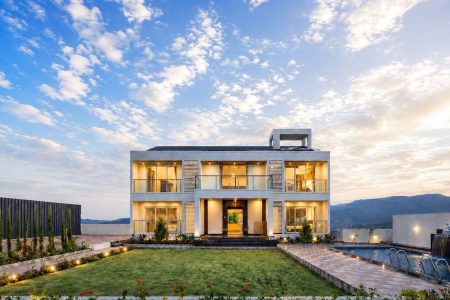 Regal Mansion – 6 Rooms | 6 Bath | Upto 18 Guest | Private Pool | Mountain view