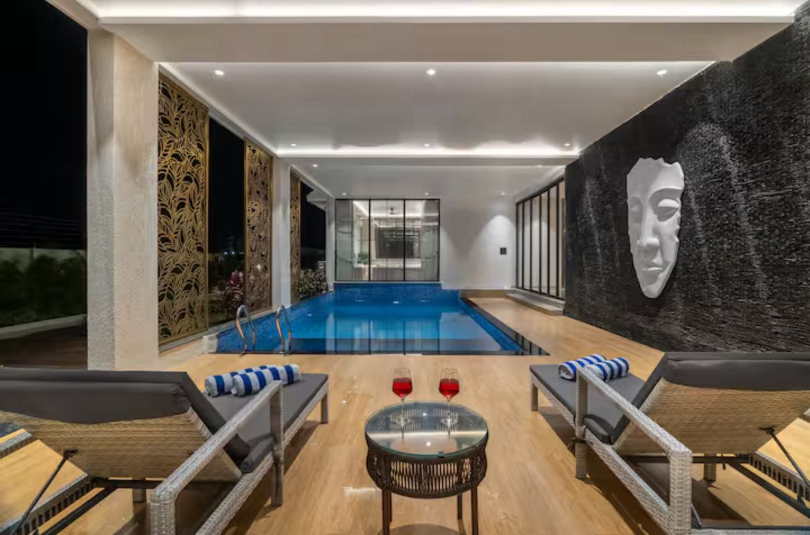 Palace Square 11BHK Villa in Lonavala,Huge Lawn