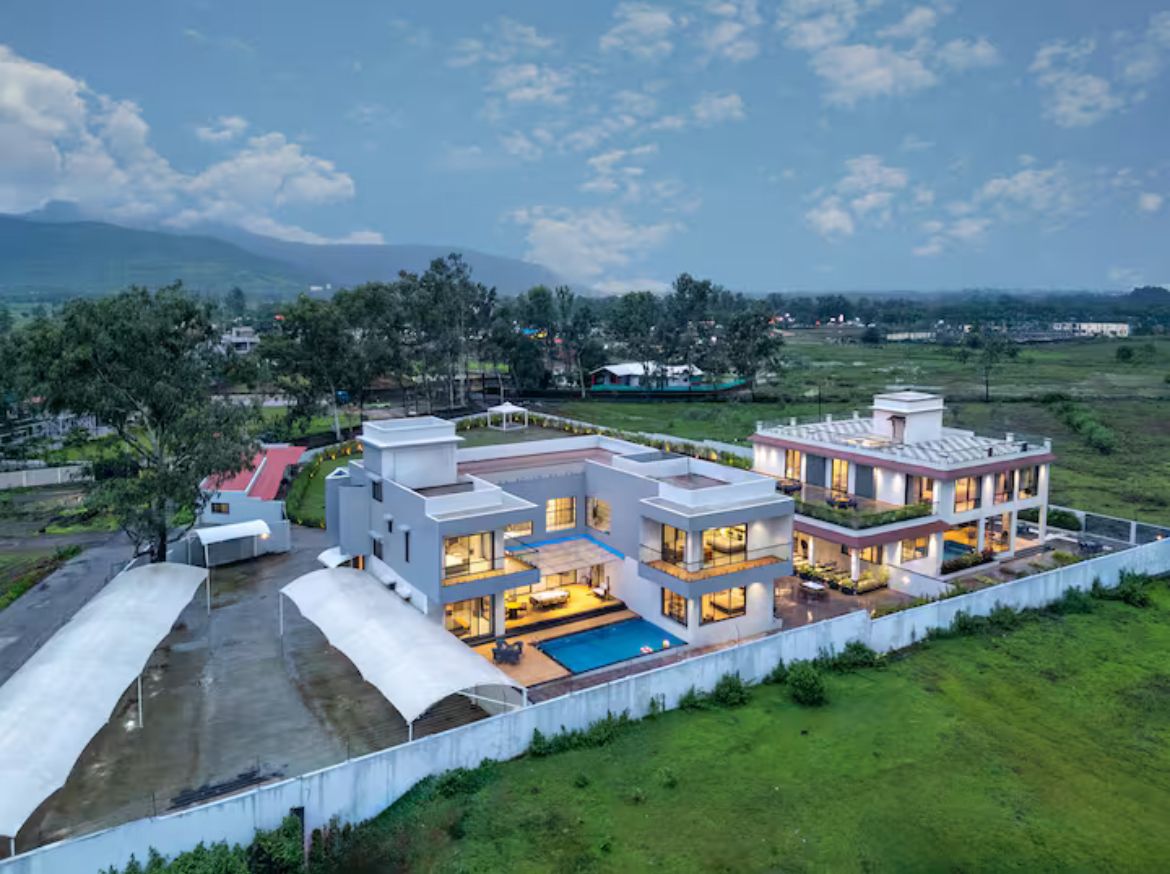 Palace Square 11BHK Villa in Lonavala,Huge Lawn