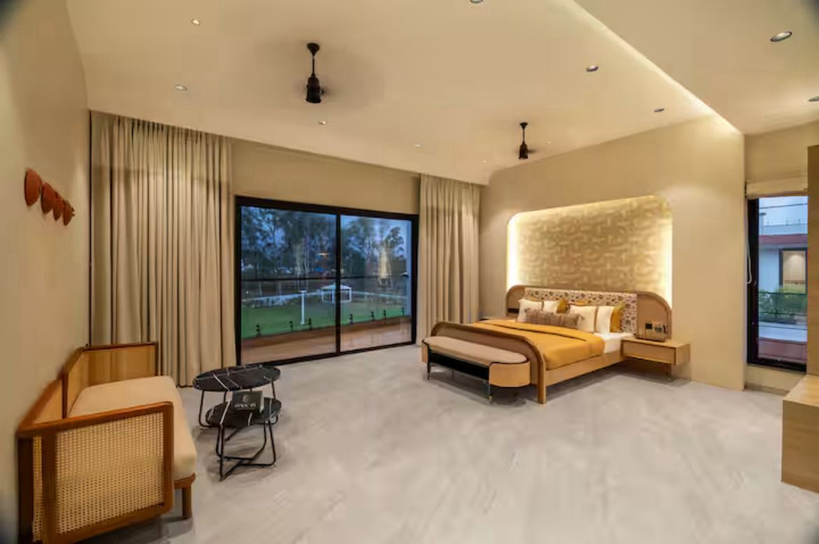 Palace Square 11BHK Villa in Lonavala,Huge Lawn