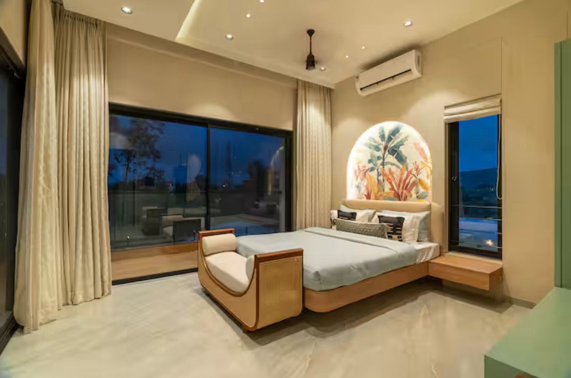 Palace Square 11BHK Villa in Lonavala,Huge Lawn